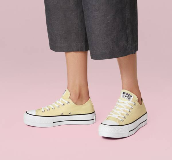 Converse Chuck Taylor All Star Lift Platform Seasonal Color Low Tops Shoes Lemon / Black / White | CV-429BMF